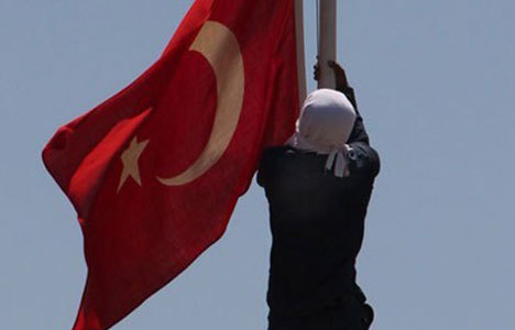 Bayrak Provokasyonu Ortaya Çıktı