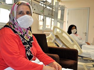 "Geçmiş olsuna" geldi, böbreğini verdi