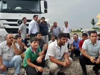 Rehin Alınan Şoförlerin Aileleri Eylemde