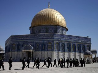 Filistinliler Mescid-i Aksa'ya Akın Etti