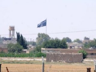 IŞİD Türkiye Sınırındaki Bayrağı İndirdi