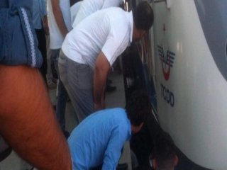 Raylara Düşen Bebek Ölümden Döndü