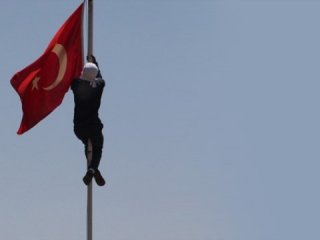 Erdoğan: Bayrak İndirmenin Arkasında Cemaat Var
