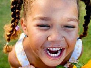 Küçük Kız Gülmekten Ölecekti