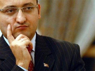 Akdoğan’dan Arınç’a Cevap Mı?