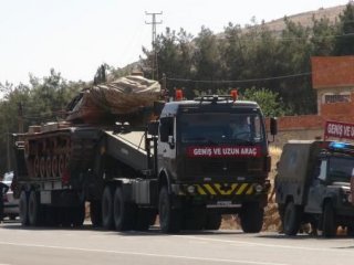 Suriye Sınırına Tank Sevkiyatı