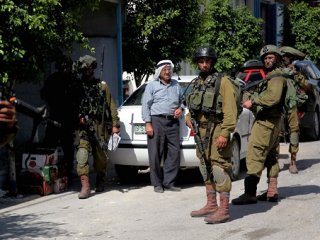 İsrail askerleri üniversite bastı