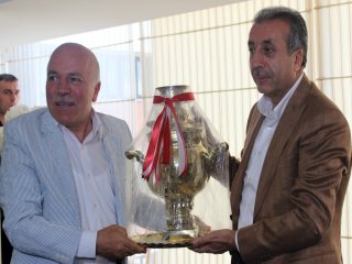 Bakan Eker, Başkan Sekmen'i Ziyaret Etti