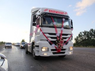 TIR’dan Gelin Arabası Yaptılar