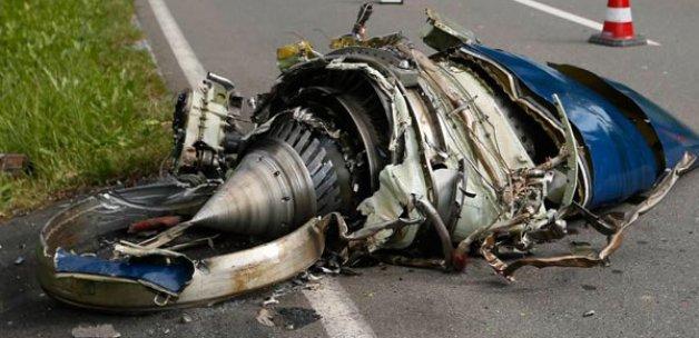 İki Uçak Kafa Kafaya Çarpıştı!