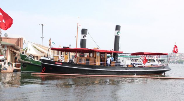 141 Yıllık Buharlı Römorkör Gemi Haliç'te
