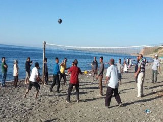 Ramazan Öncesi Sahil Doldu Taştı