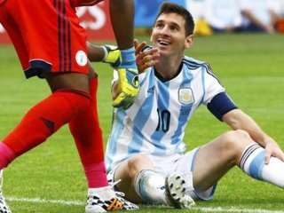 Emenike ve Messi El Ele İkinci Turda