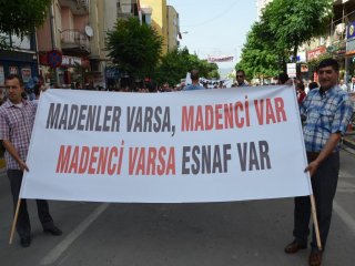 Soma’da Esnaftan Madencilere Destek Yürüyüşü