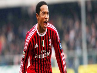 Emanuelson Koptu Geliyor!