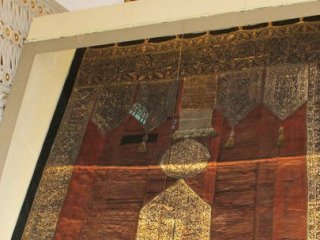 500 Yıllık Kabe Örtüsü Ulu Cami'de