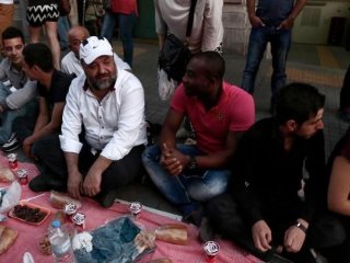 Taksim'de Olaylı İftar!