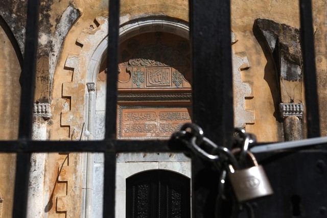 Camilere Yalandan Kilit