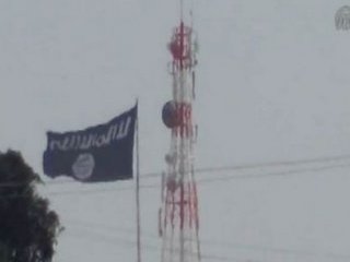 IŞİD Türkiye Sınırına Bayrak Astı!