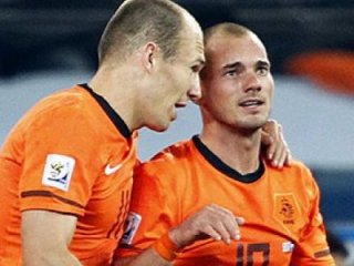 Robben ve Sneijder FIFA’lık Oldu!