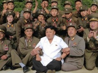 Kim'in Askerlik Pozu