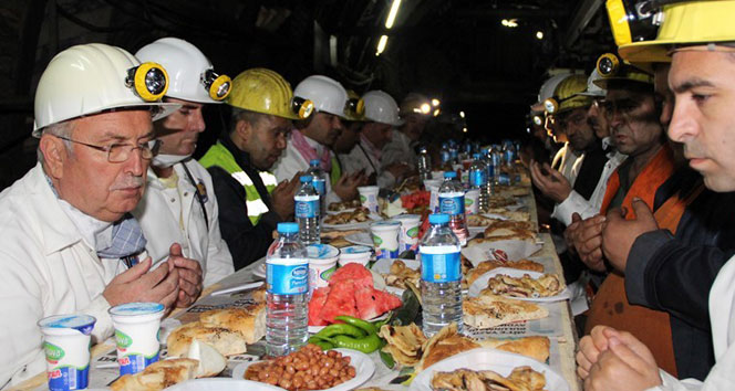 Protokol Eksi 260 Metrede İftar Açtı