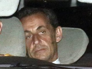 Sarkozy'ye Şok!
