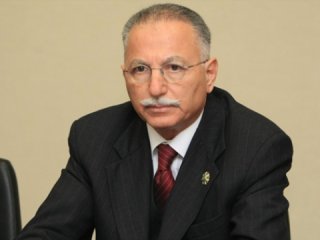 İhsanoğlu'nun Minibüsüne İlginç Plaka