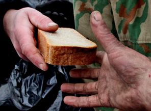 11 Yıldır Ramazanda Ekmeğini Paylaşıyor