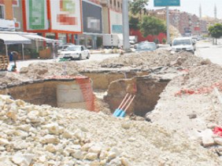 Ankara'da İlginç Üst Geçit Bürokrasisi