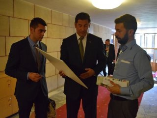 Vekilden Şok Fotoğraf!