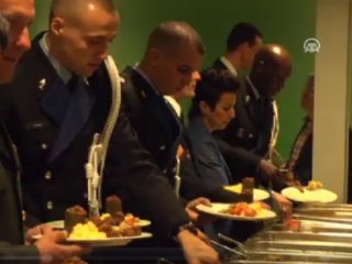 Müslüman Askerlere İftar