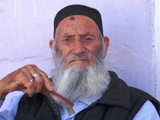 Tam 100 Yıldır Oruç Tutuyor