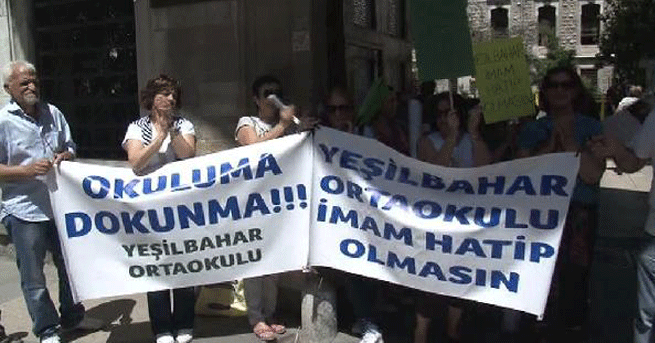 Okullarının İmam Hatip Olmasını Protesto Ettiler