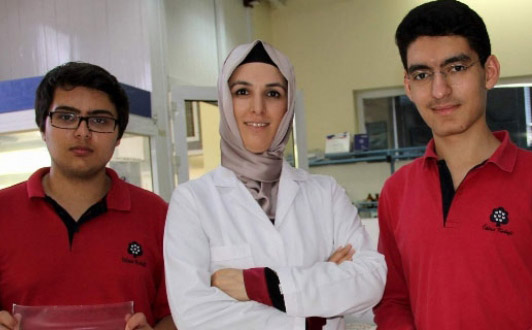 2 Liseli Tıp Dünyasını Sarstı