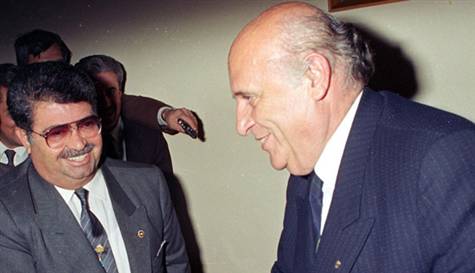 Özal ve Demirel Gibi Yapmayacak!