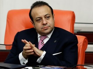 İşte Egemen Bağış'ın Önündeki O Liste