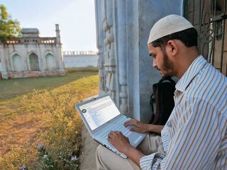 İnternetteki Dini Bilgileri  Güvenilir Buluyor Muyuz?