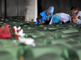 Srebrenitsa'nın Kurbanları Defnediliyor