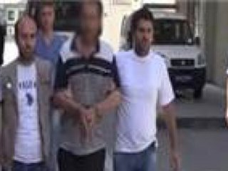 Bayrağı İndirmeye Çalışan Zanlı İntihar Etti