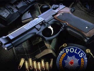 5 Polisin Silahlarına El Konuldu