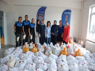Polis’ten İhtiyaç Sahibi Ailelere Yardım