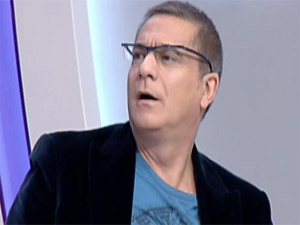 Mehmet Ali Erbil yine küfür etti: Senin Bıyığına...