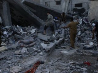 İsrail Cami Çıkışı Füze Yağdırdı