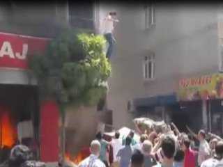 Hamile Kadını Bakın Ne Kurtardı!