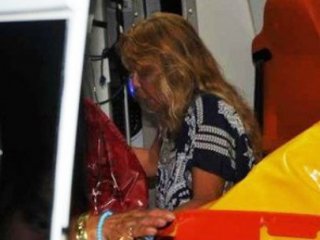 Sinir Krizi Geçirdi! Kendini Yerden Yere Attı