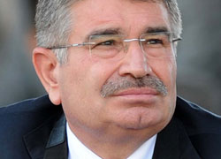 Şahin, 'Amasya Karakucak Güreşleri'ni izledi