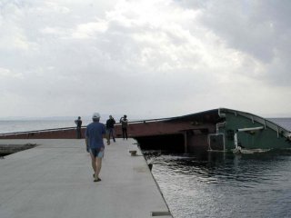 Batık Gemi Tehlike Saçıyor