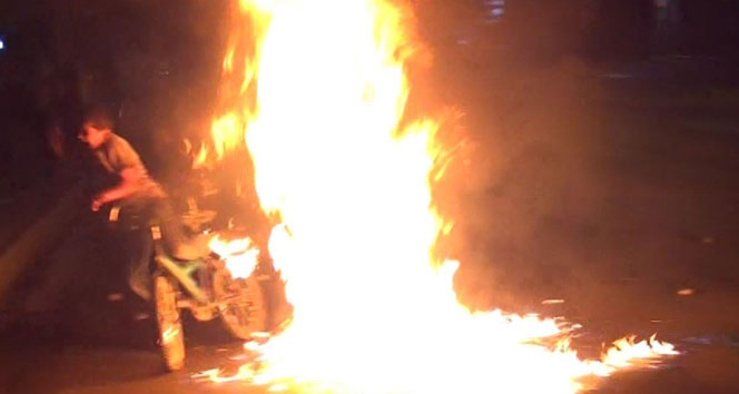 Molotof, Bisiklet Süren Çocuğun Ayağını Yaktı