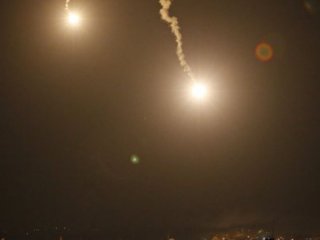 Önce Aydınlatma Fişeği Sonra Katliam!